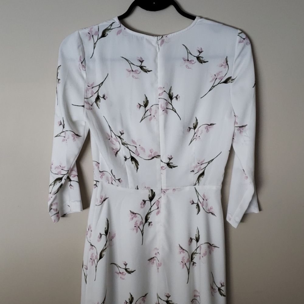 DYNAMITE White Spring Floral Dress - Picture 4 of 6